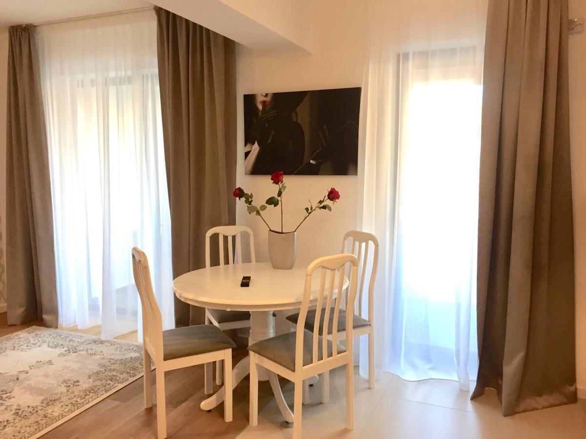 Flori De Iulie Apartamente Брашов Экстерьер фото