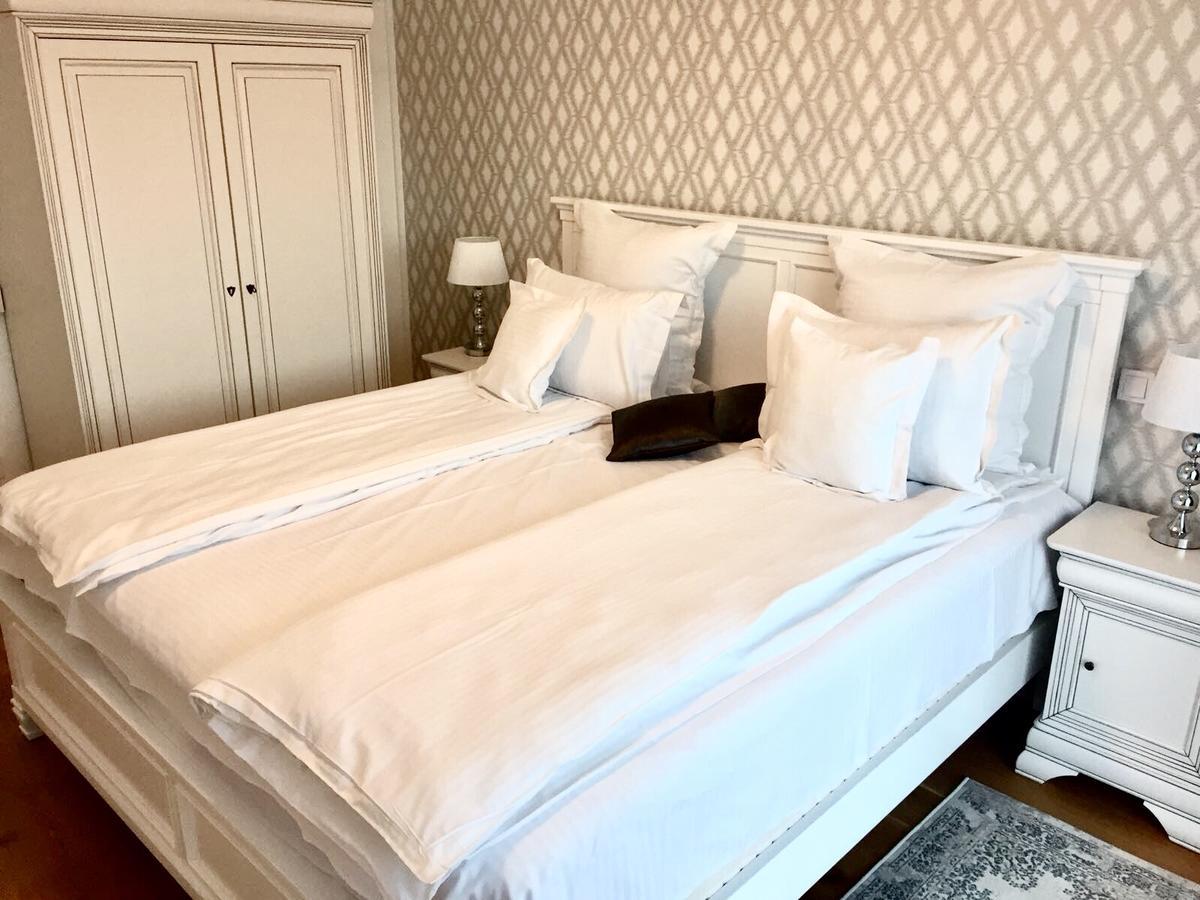 Flori De Iulie Apartamente Брашов Экстерьер фото