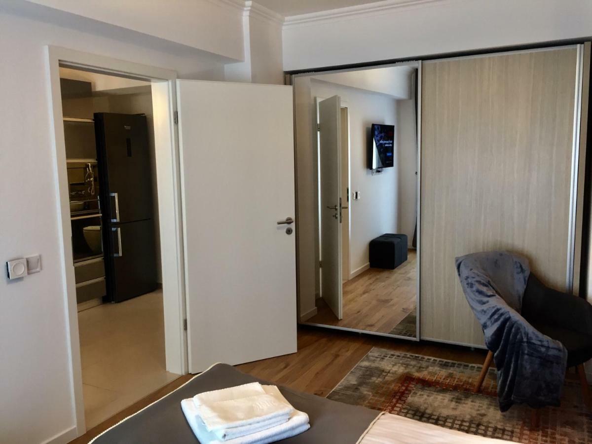 Flori De Iulie Apartamente Брашов Экстерьер фото