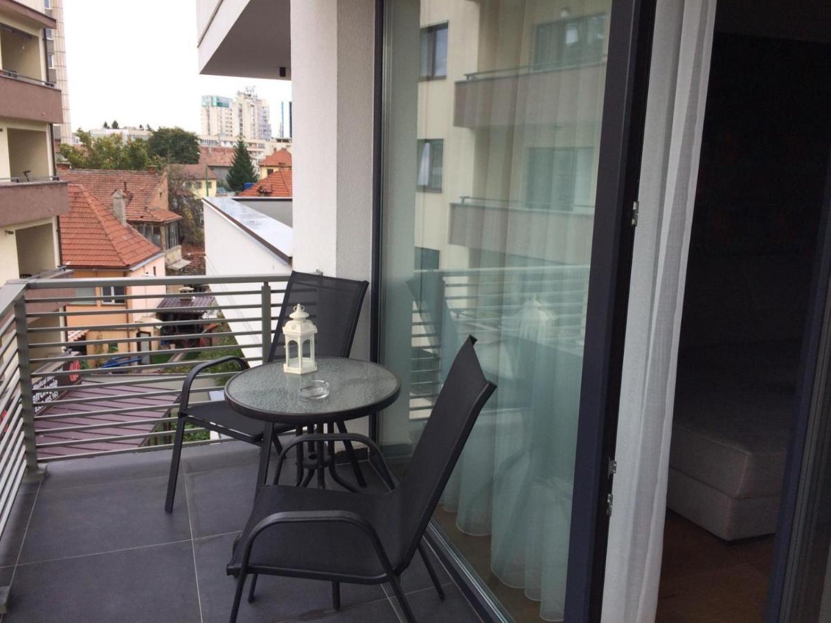 Flori De Iulie Apartamente Брашов Экстерьер фото