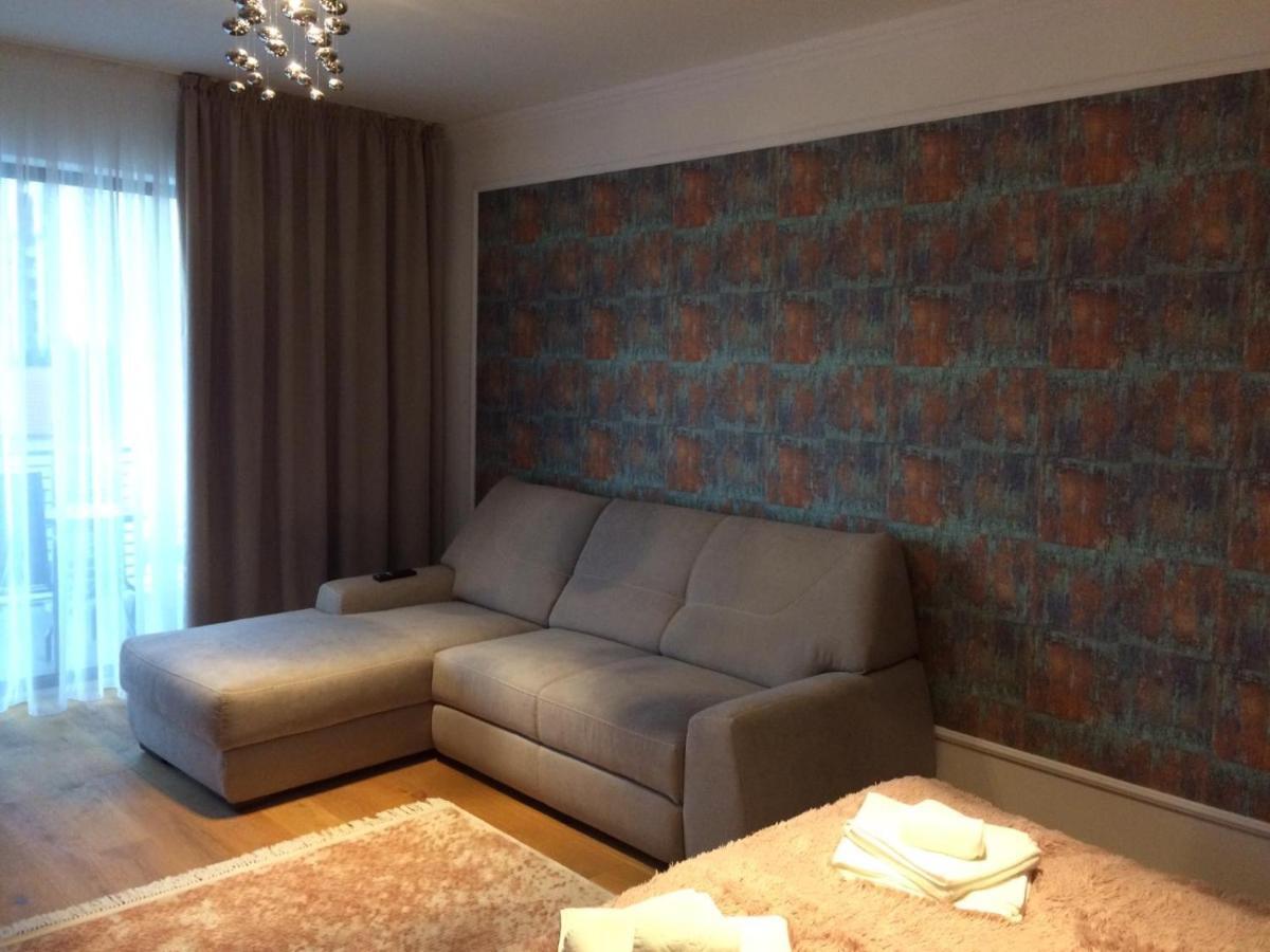 Flori De Iulie Apartamente Брашов Экстерьер фото